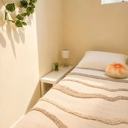 St Dominics Fair Sunflower Miniflat アパート グダニスク